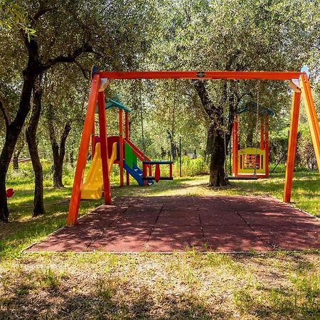 Camping Park Garda Limone sul Garda Exterior photo