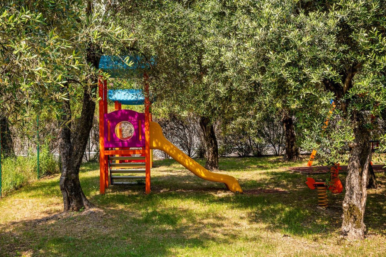 Camping Park Garda Limone sul Garda Exterior photo