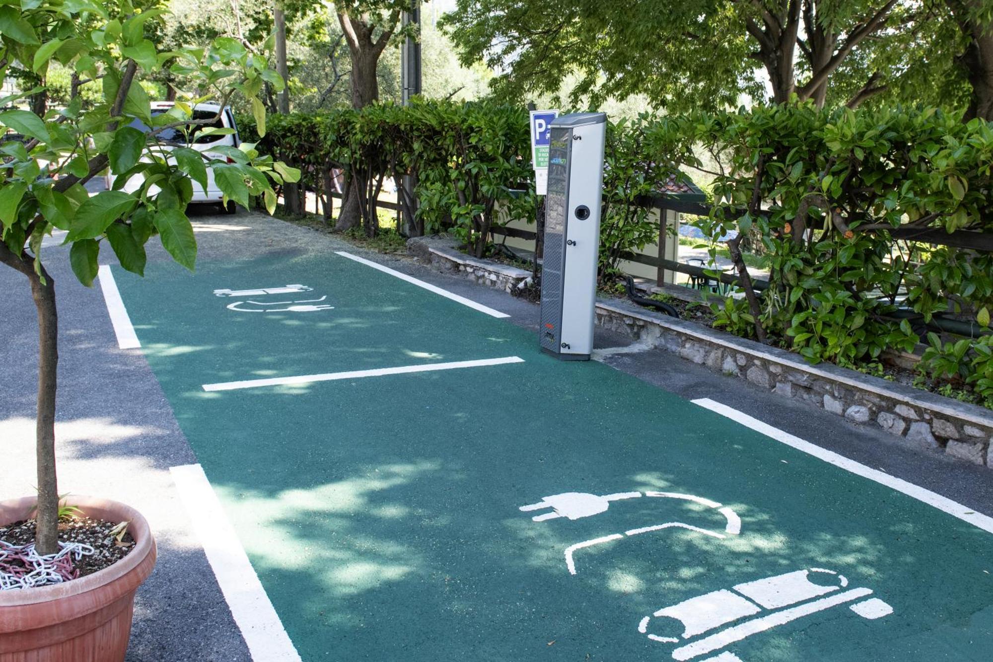 Camping Park Garda Limone sul Garda Exterior photo