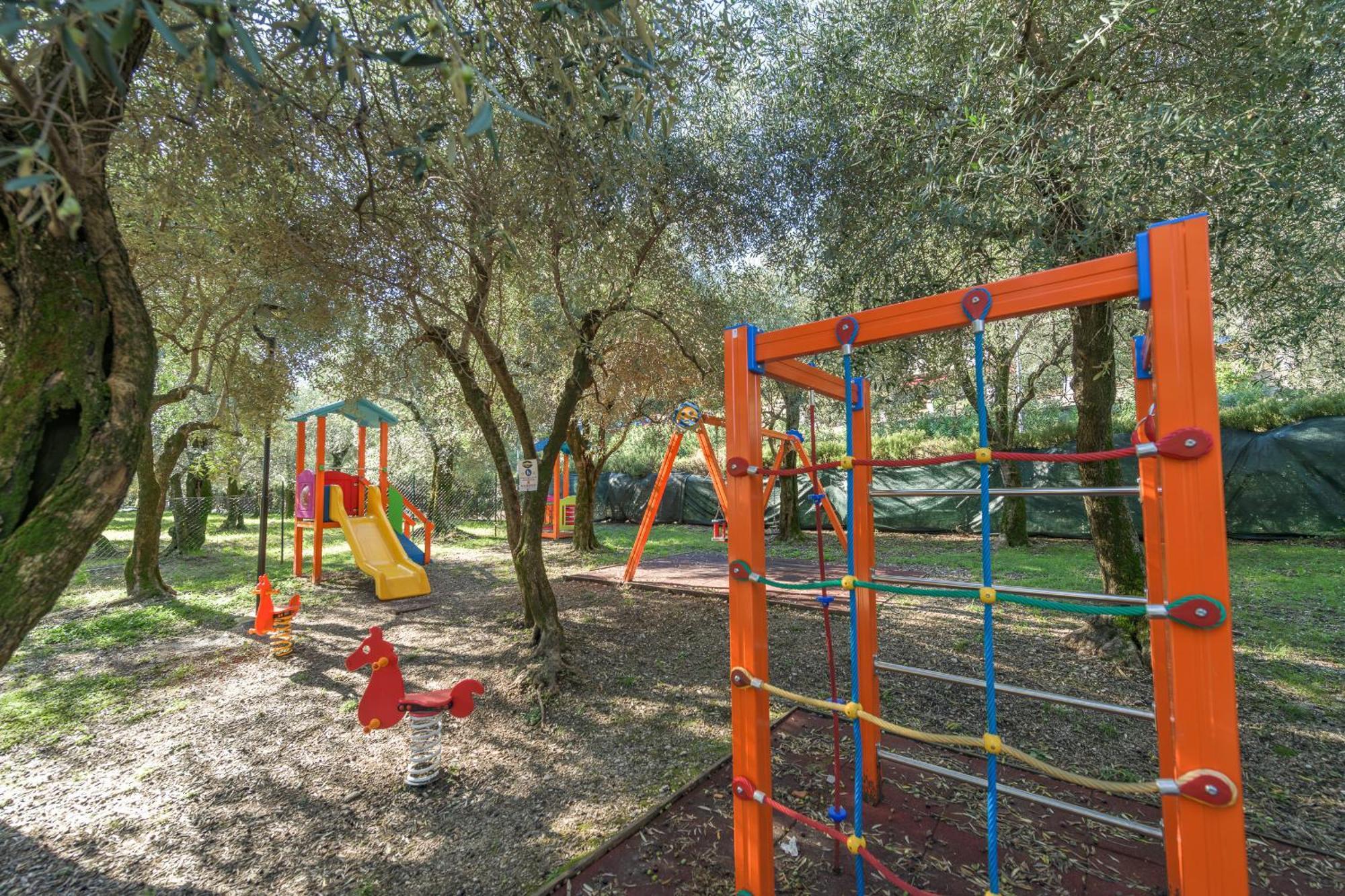 Camping Park Garda Limone sul Garda Exterior photo