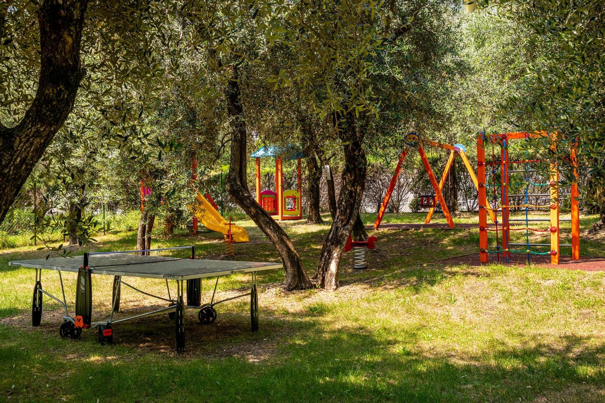 Camping Park Garda Limone sul Garda Exterior photo