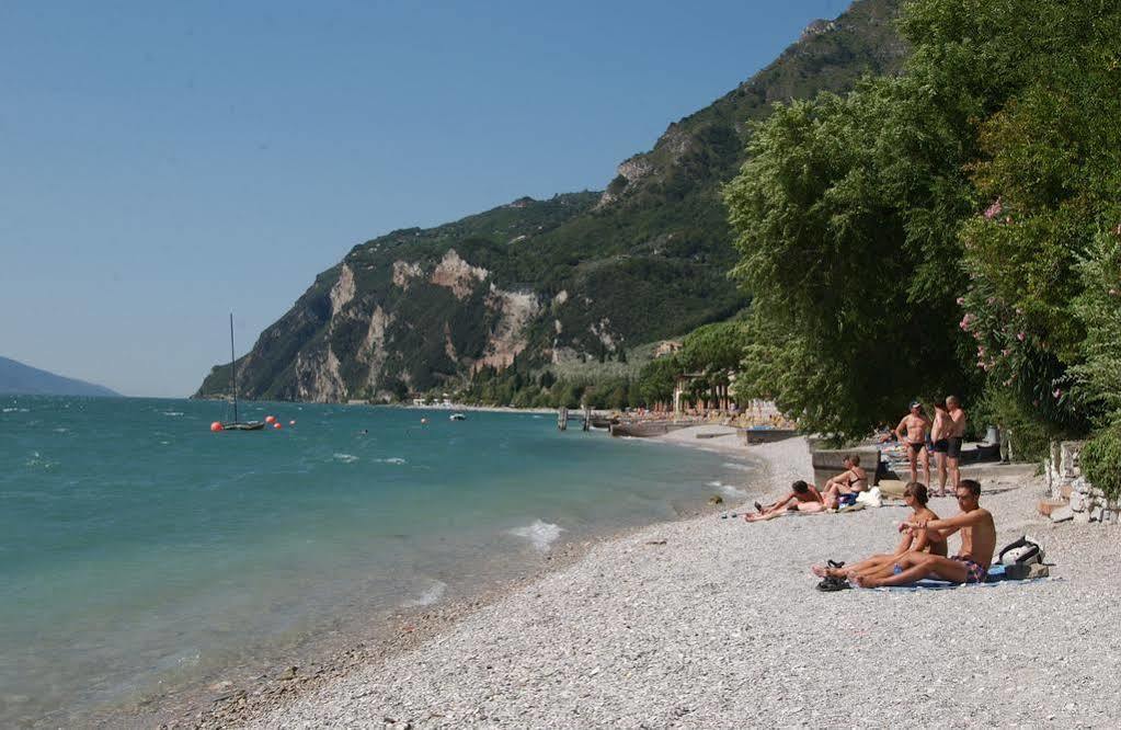 Camping Park Garda Limone sul Garda Exterior photo